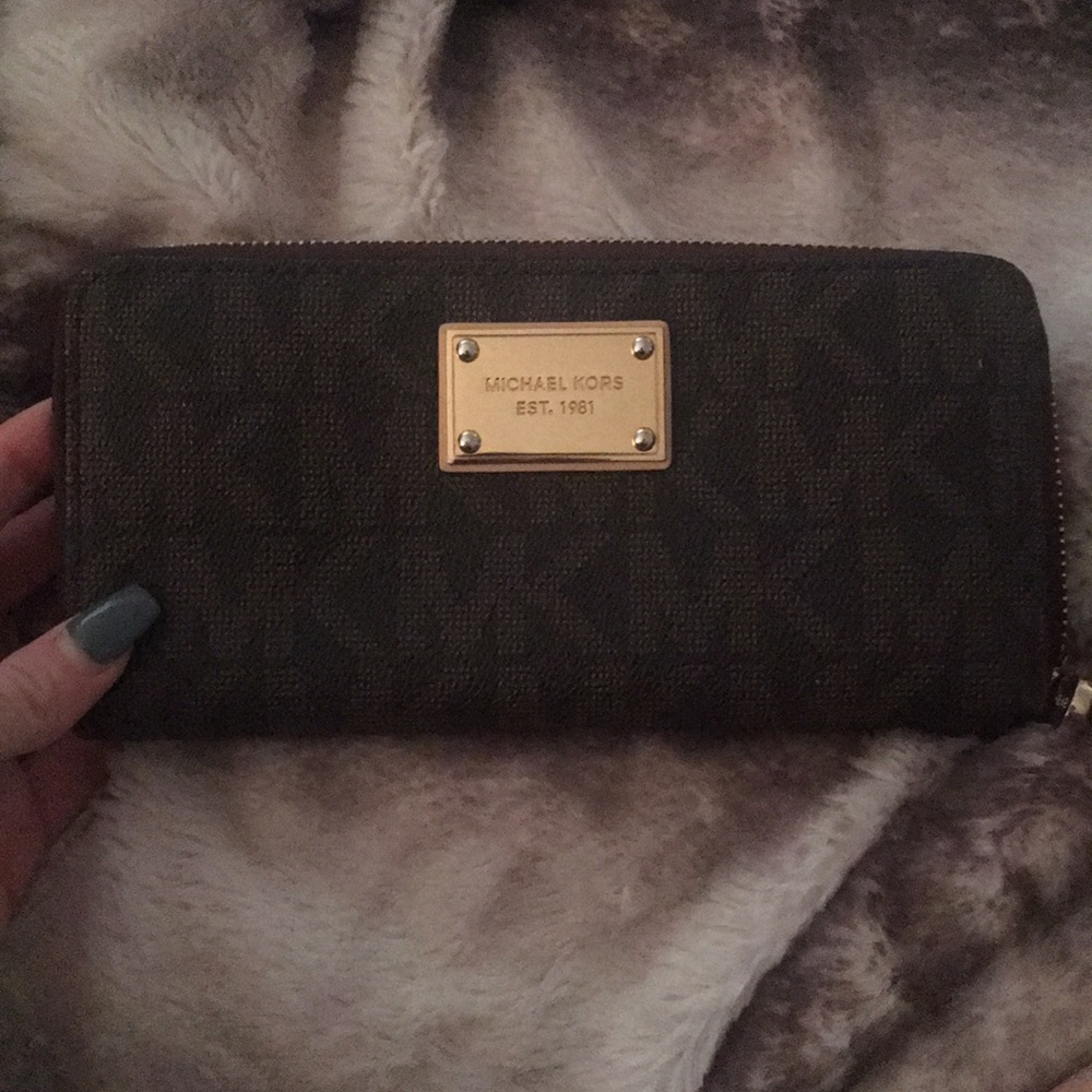 Michael Kors zip around wallet